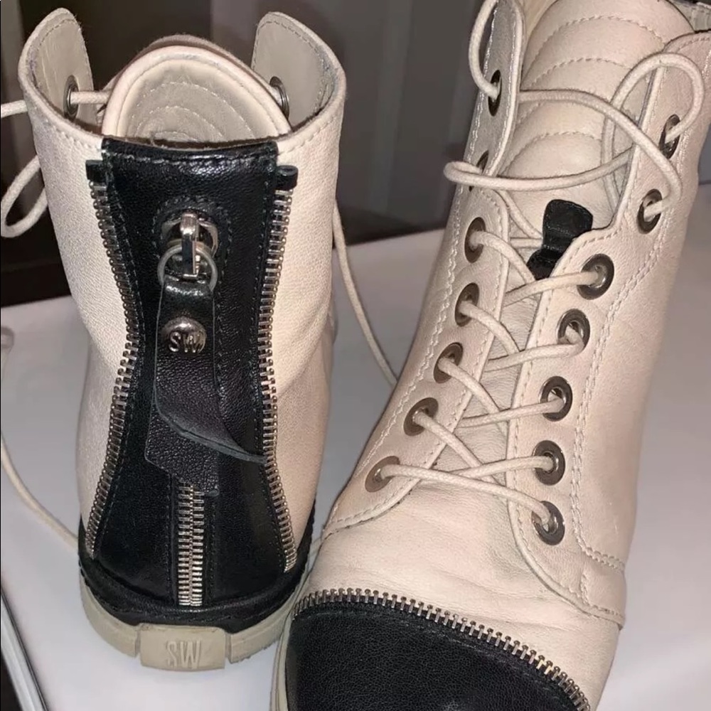 Stuart Weitzman Hightops 5.5